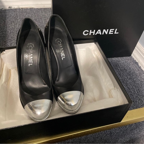 CHANEL Black and Silver Leather Heels with Elegant Design - Picture 1 of 8